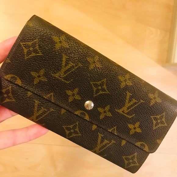 Louis Vuitton Sarah Wallet Brown Coated Canvas
LV Monogram - Picture 16 of 16